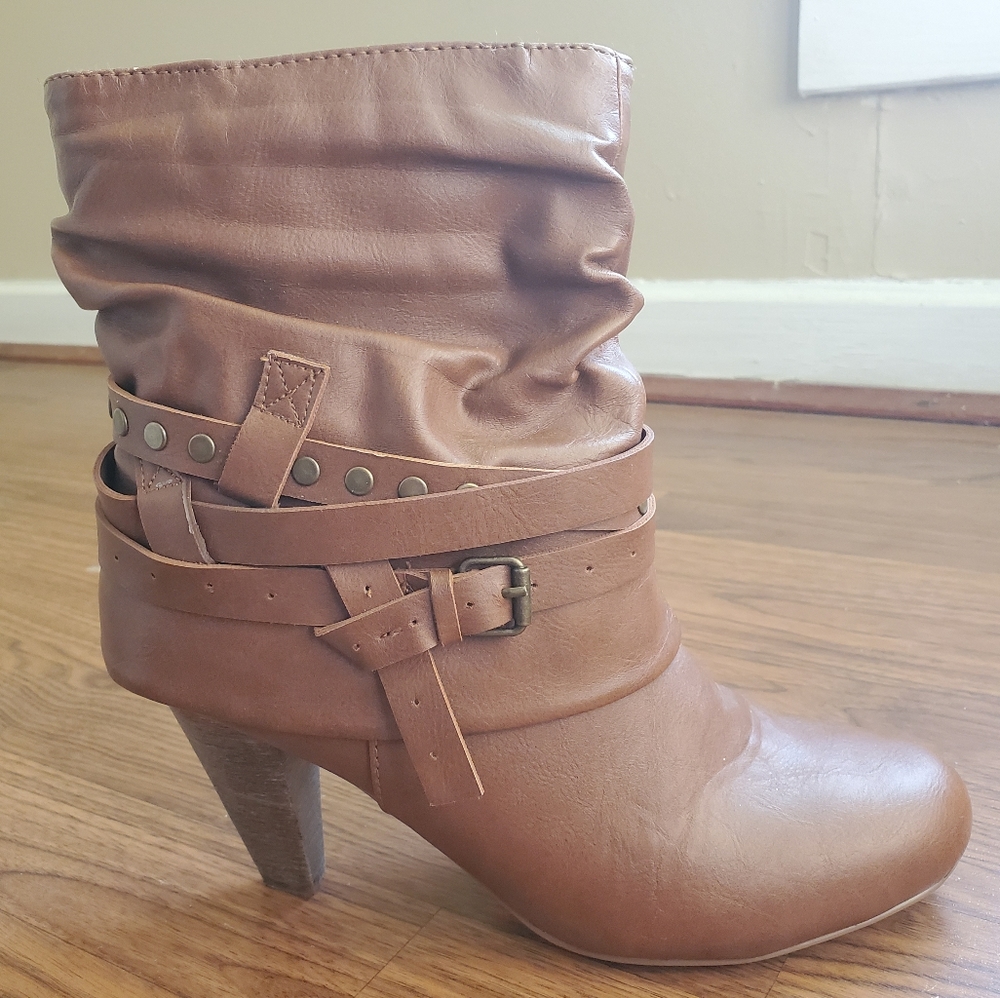 Steve Madden brown boots